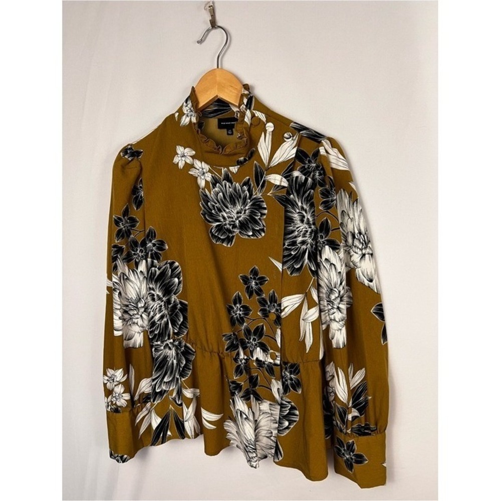 Who What Wear Floral Button Top Size Medium